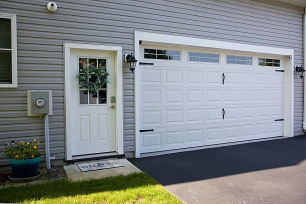 24/7 Emergency Garage Door Panel Replacement experts in Tuckerman, AR
